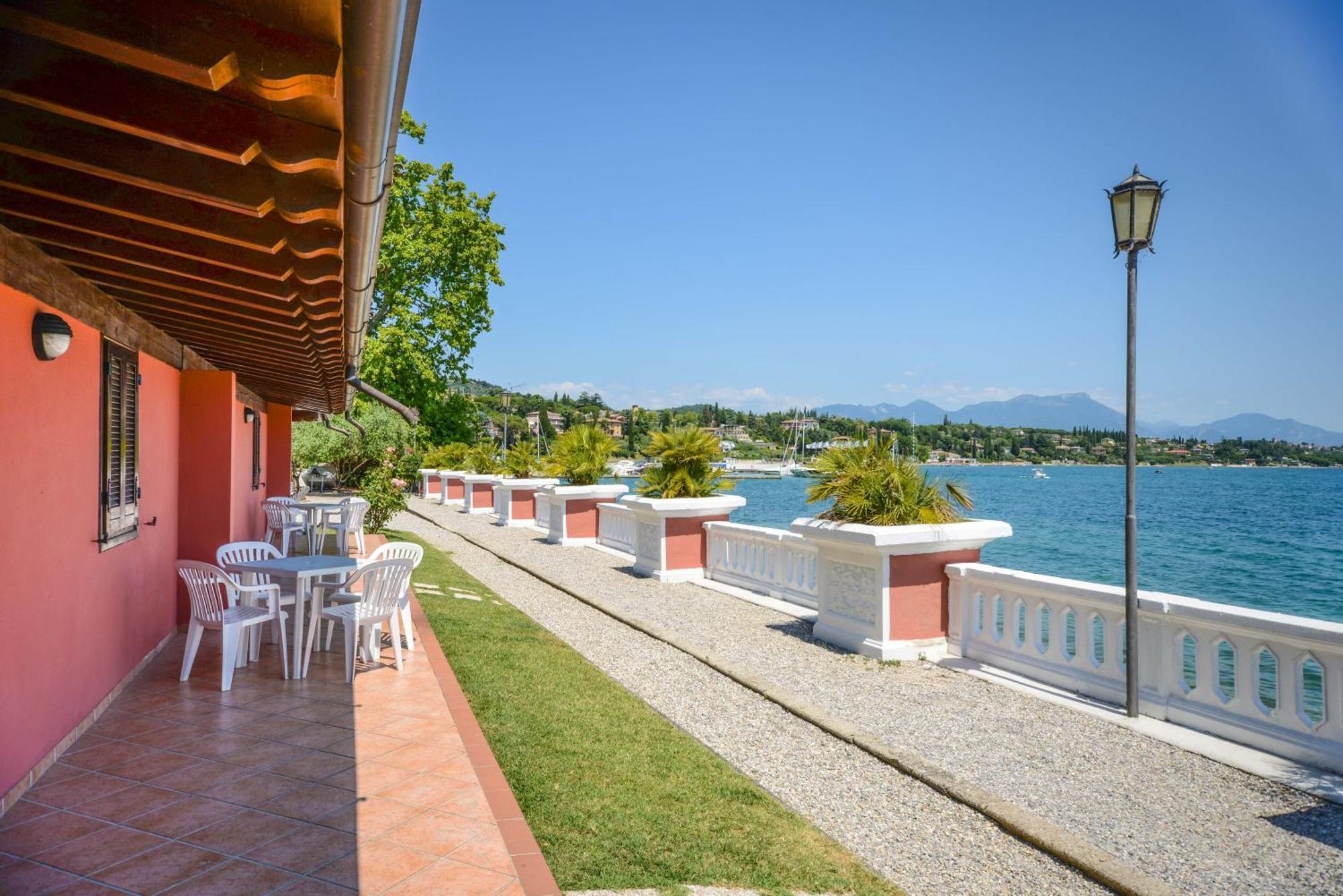 Villa Garuti Village Padenghe sul Garda Exterior photo